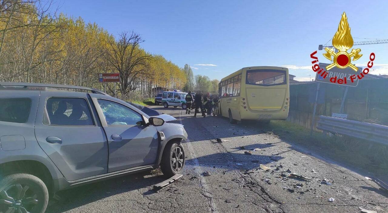 https://statics.cedscdn.it/photos/MED_HIGH/2026/03/30/9445494_30115739_scuolabus_incidente_bambini_feriti.jpg