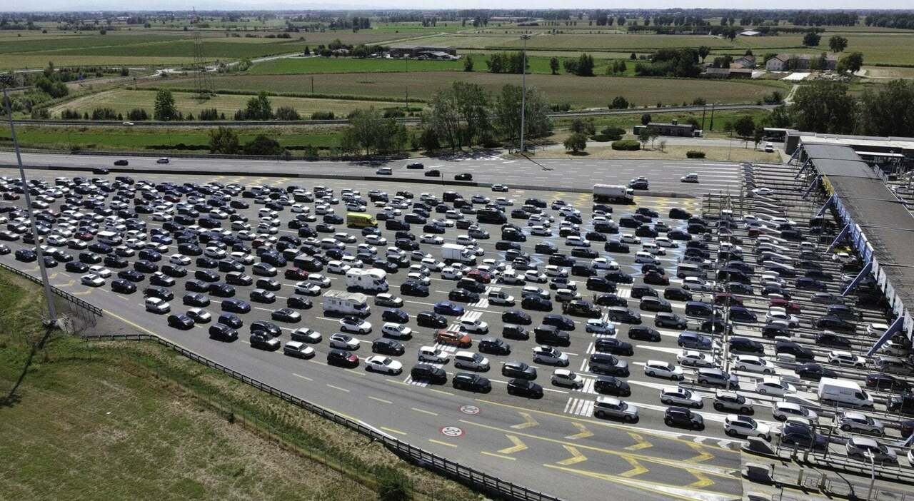 Fila ad un casello autostradale