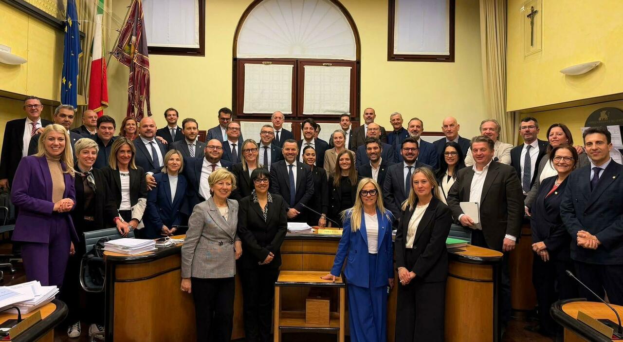 manovra da 19 miliardi approvata la sfida sull irpef rinviata al 2027 stefani veneto fuori dallesercizio provvisorio in tempi record