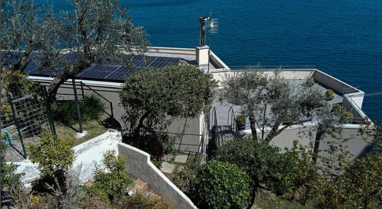 arrestato salvatore mazzarella maxi villa in costiera lido privato e solarium ecco la latitanza dorata