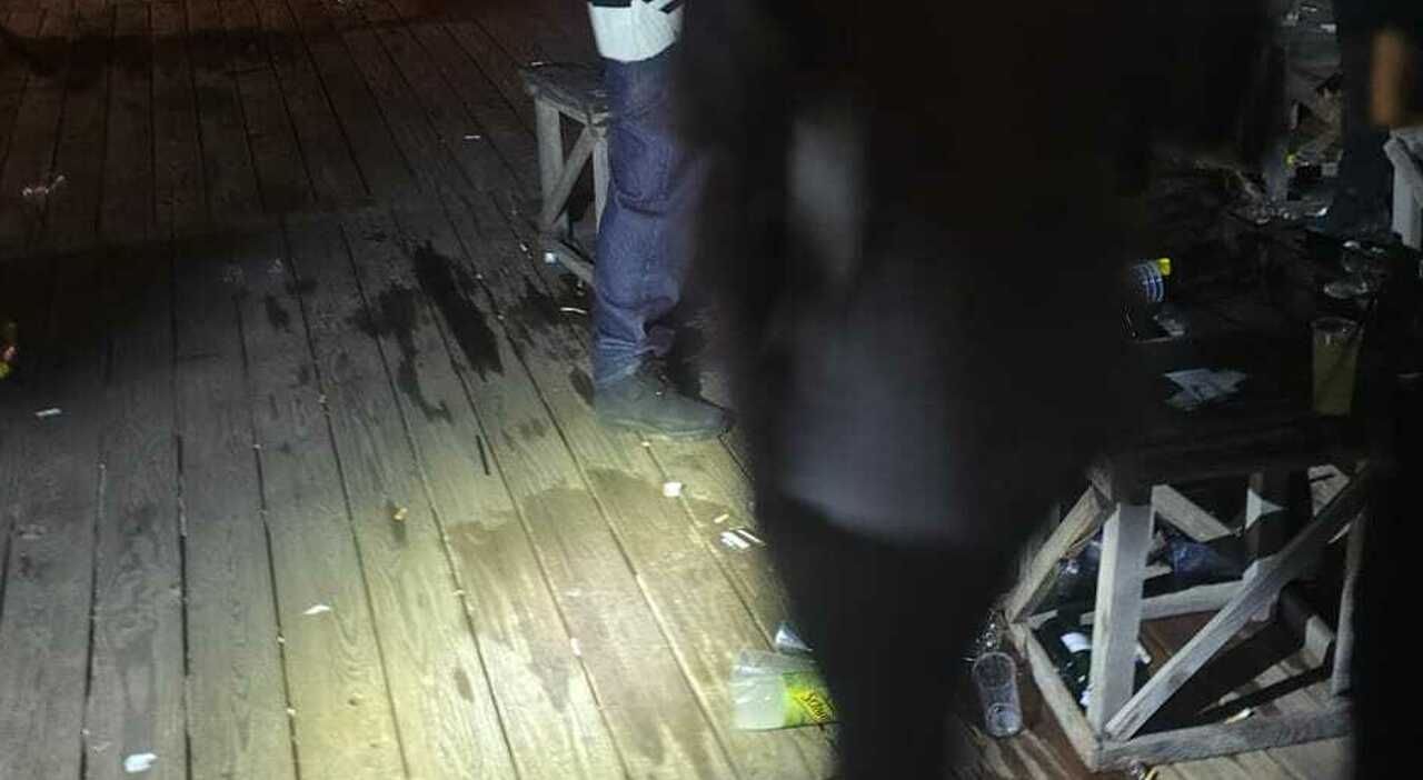 castel volturno giovane accoltellato ad ischitella nella sera di pasqua ferito l aggressione all interno di un locale