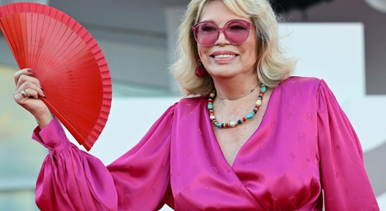 https://statics.cedscdn.it/photos/MED_HIGH/2026/04/06/9458146_06115150_amanda_lear_belve.jpg