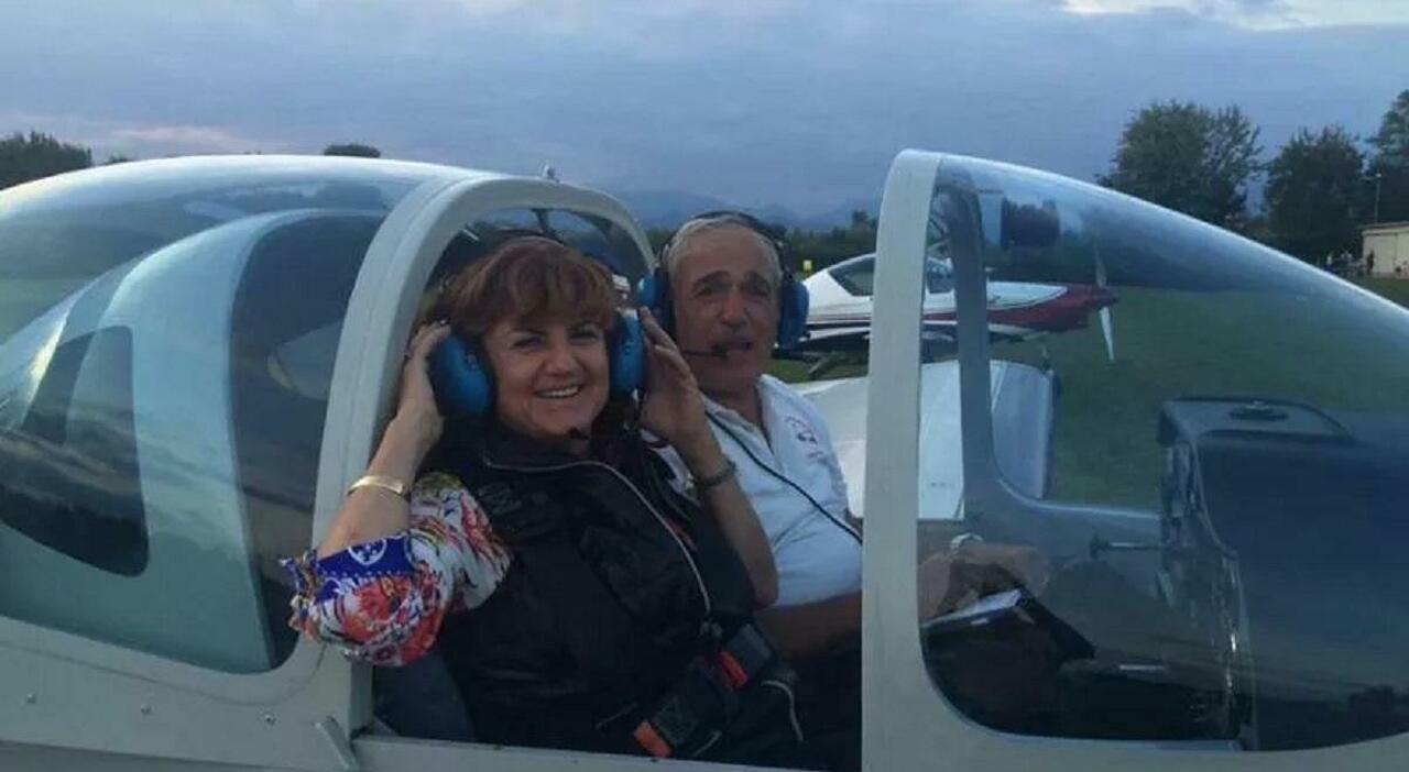 lanfranco de gennaro e lucia bucceri marito e moglie morti nell ultraleggero precipitato colpa di una levetta rimasta orizzontale da Ilgazzettino.it lanfranco de gennaro e lucia bucceri marito e moglie morti nell ultraleggero precipitato colpa di una levetta rimasta orizzontale