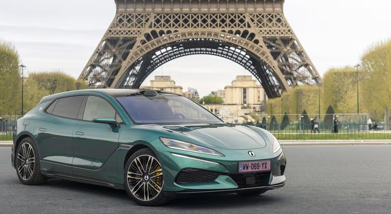 Byd lancia a Parigi il marchio di lusso Denza