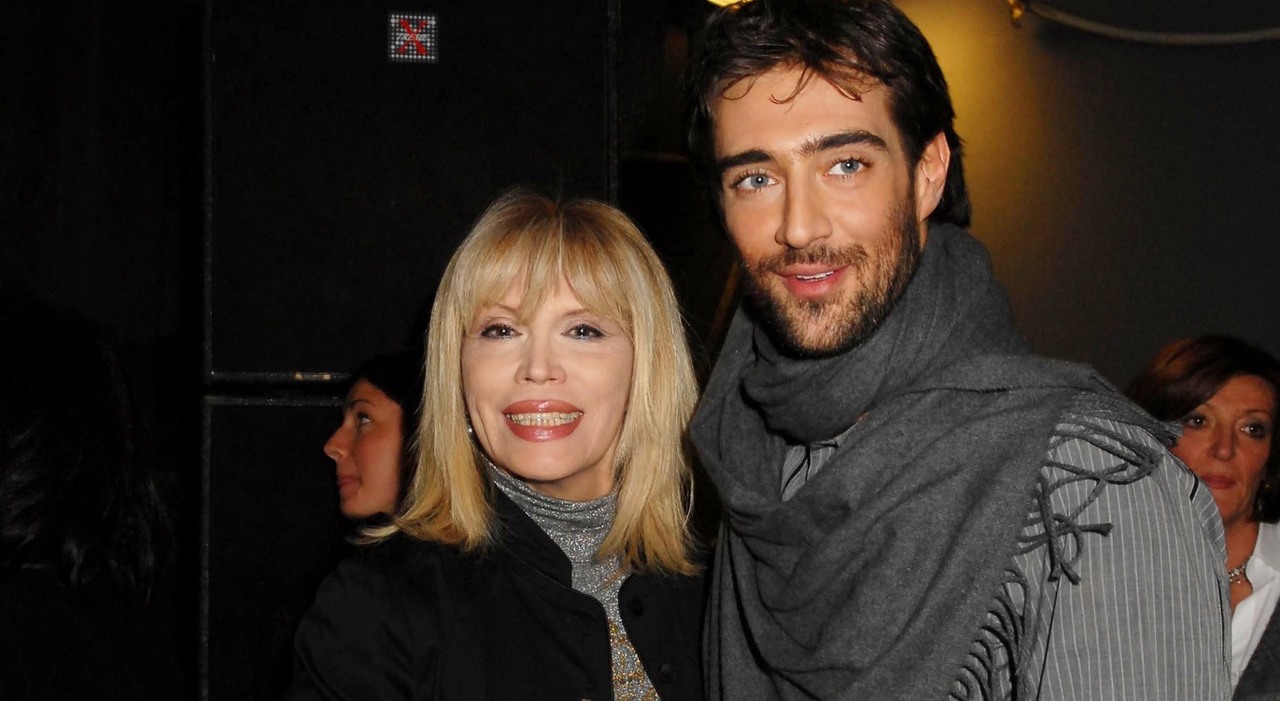 https://statics.cedscdn.it/photos/MED_HIGH/2026/04/09/9464422_09161911_amanda_lear.jpg