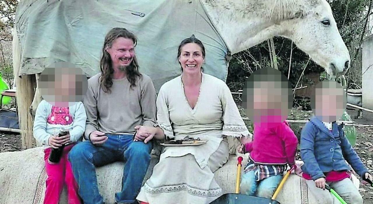 famiglia nel bosco i genitori valutano la richiesta di risarcimento danni effetti traumatici della separazione sui bimbi da Ilmessaggero.it famiglia nel bosco i genitori valutano la richiesta di risarcimento danni effetti traumatici della separazione sui bimbi