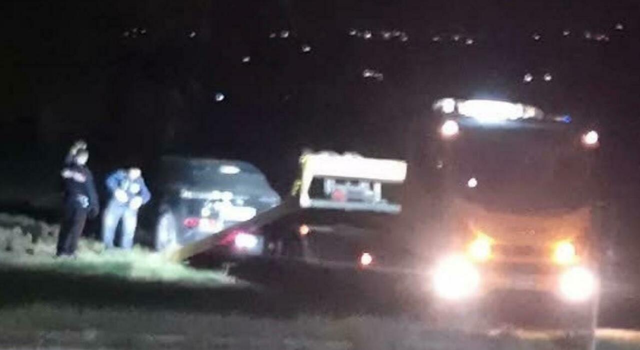 non si ferma all alt folle inseguimento nella notte poi la golf esce di strada e si ribalta grave un giovane di 25 anni a vallefoglia da Corriereadriatico.it non si ferma all alt folle inseguimento nella notte poi la golf esce di strada e si ribalta grave un giovane di 25 anni a vallefoglia