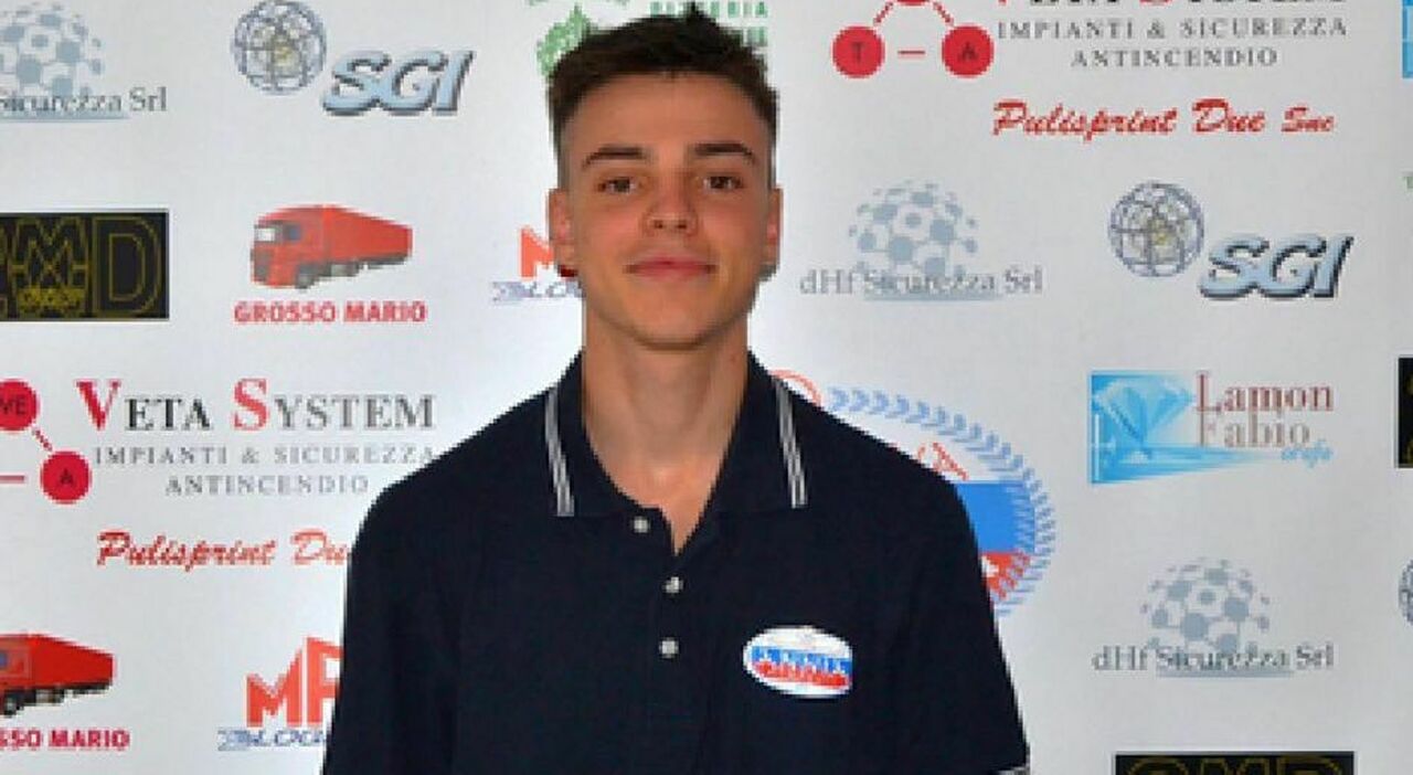 pietro serafin finisce contro un albero in sella alla kawasaki e muore a 24 anni