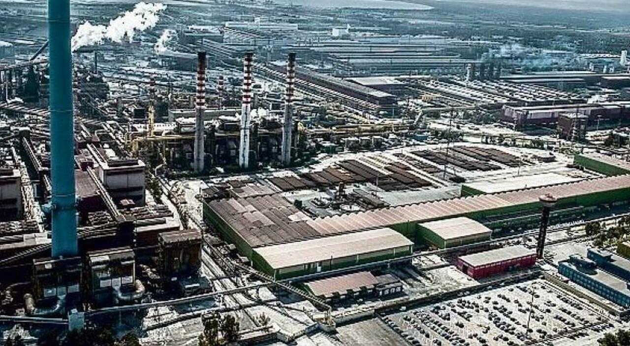 ex ilva taranto il sindaco ordina lo stop alla centrale termoelettrica