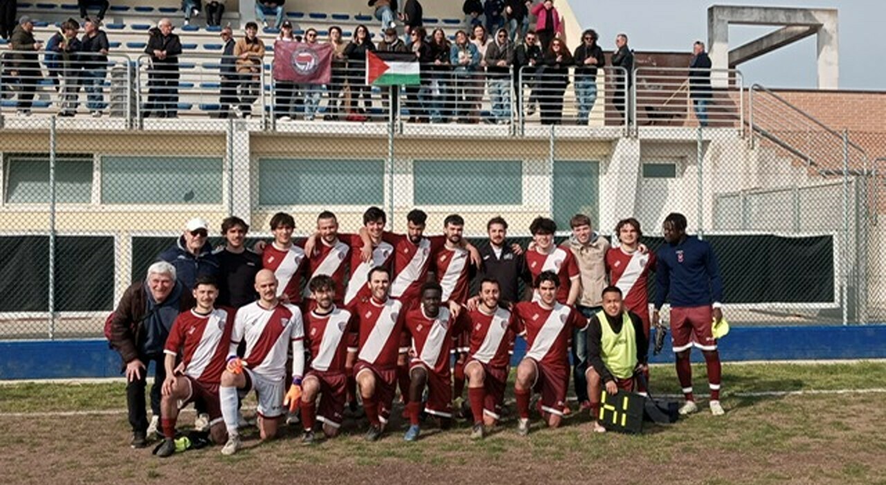 arbitro chiede il permesso di soggiorno a due calciatori per farli giocare la squadra non 232 stato un equivoco ecco perch233