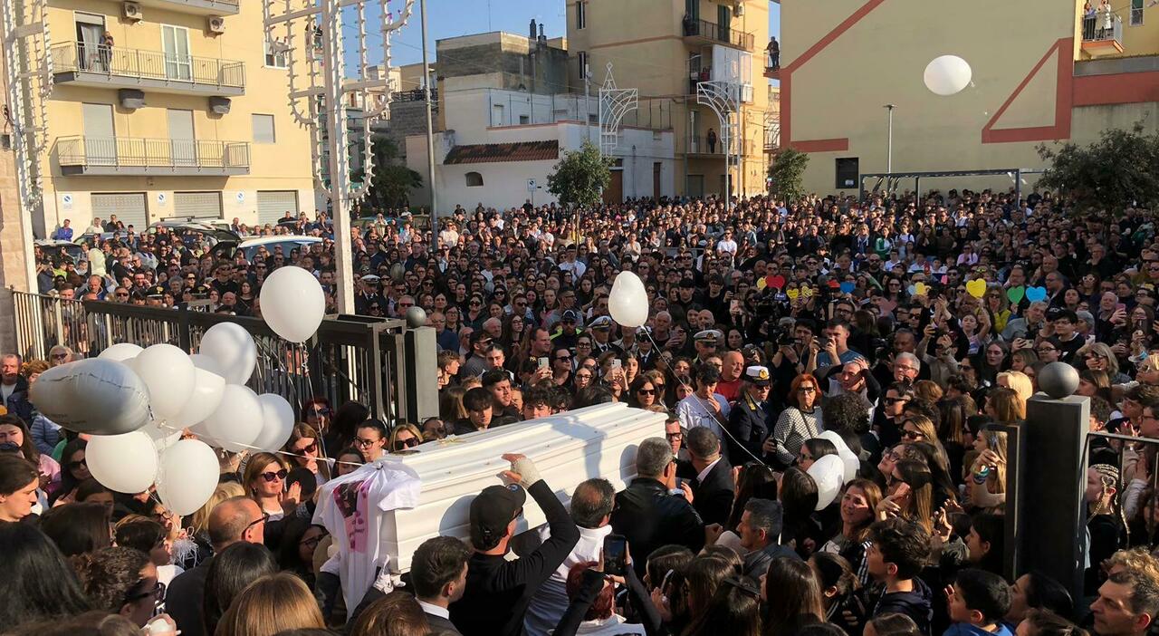 l ultimo saluto ad alicia la 12enne uccisa da un albero l urlo della mamma svegliati