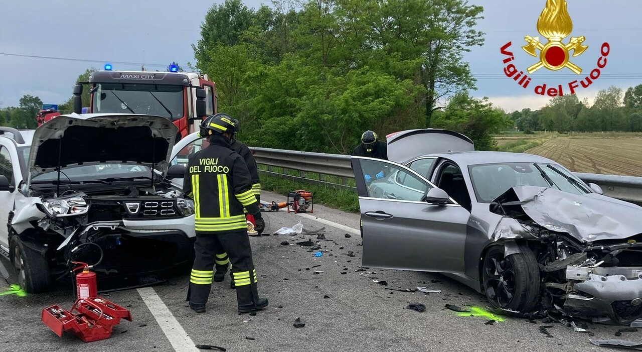 incidente tra due auto sulla postumia tre persone ferite di cui due gravi strada chiusa e traffico in tilt