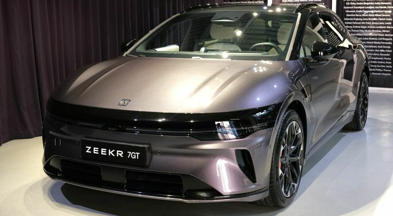 Zeekr debutta in Italia alla Design Week con la 7GT