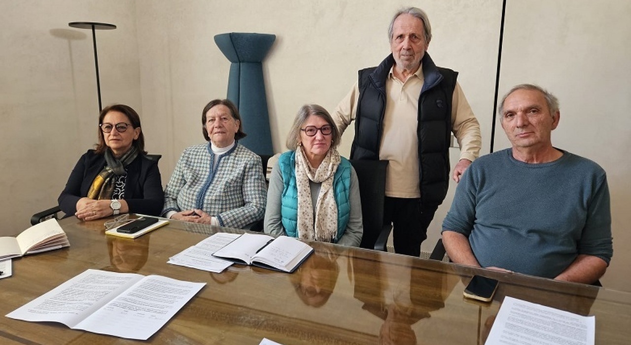 case di riposo le famiglie tariffe fino a 3560 euro al mese e 2mila in attesa servono tetti per le rette e pi249 posti parte la raccolta firme