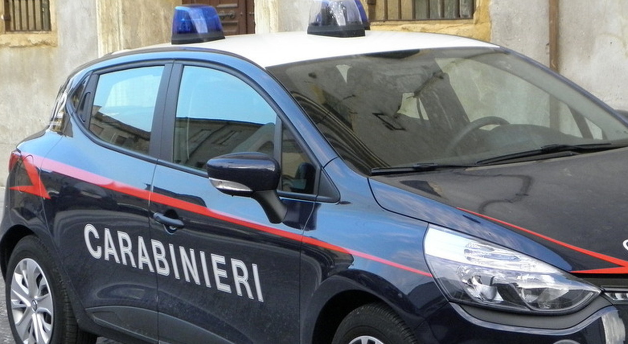 https://statics.cedscdn.it/photos/MED_HIGH/2026/04/27/9498899_27181327_carabinieri_news_oggi.jpg