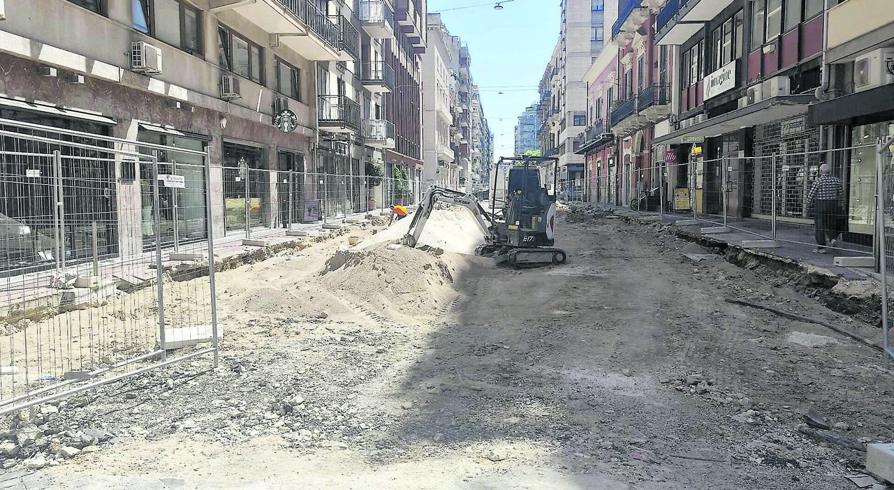 cantieri a bari lavori in ritardo rinvio a settembre penali per via argiro