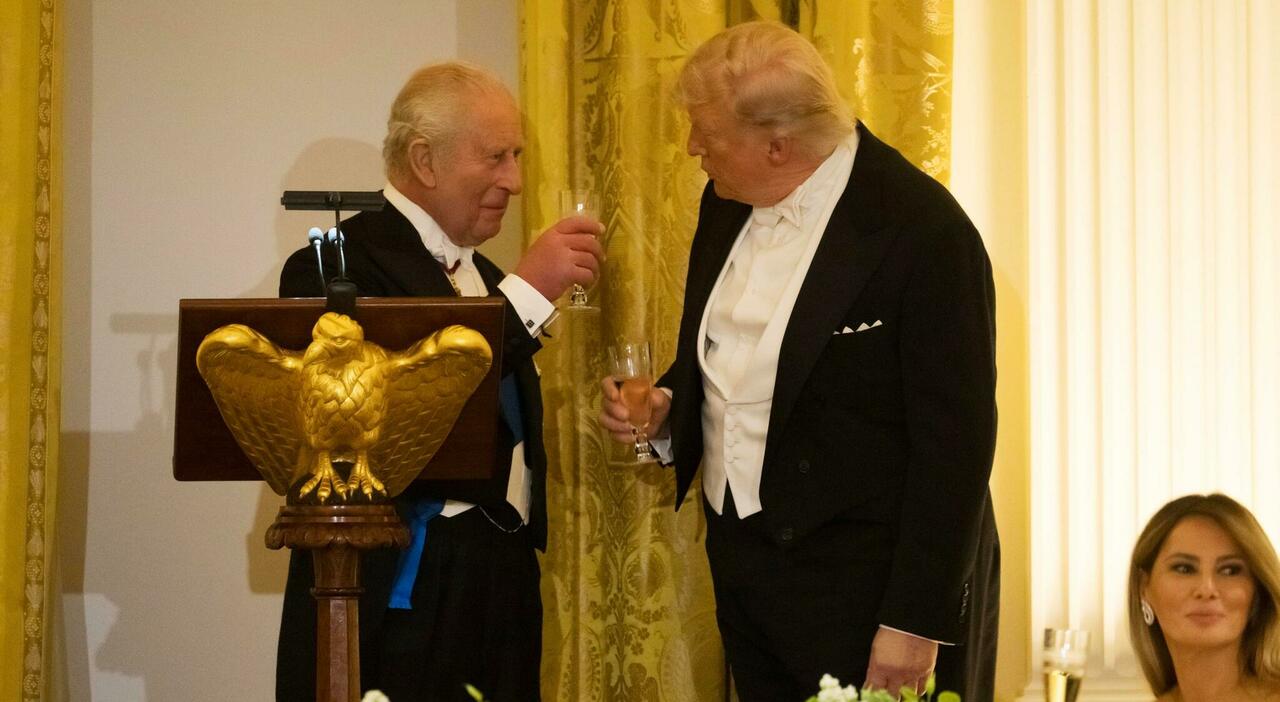 https://statics.cedscdn.it/photos/MED_HIGH/2026/04/29/9502596_29103900_donald_trump_re_carlo_battuta_casa_bianca_francese.jpg