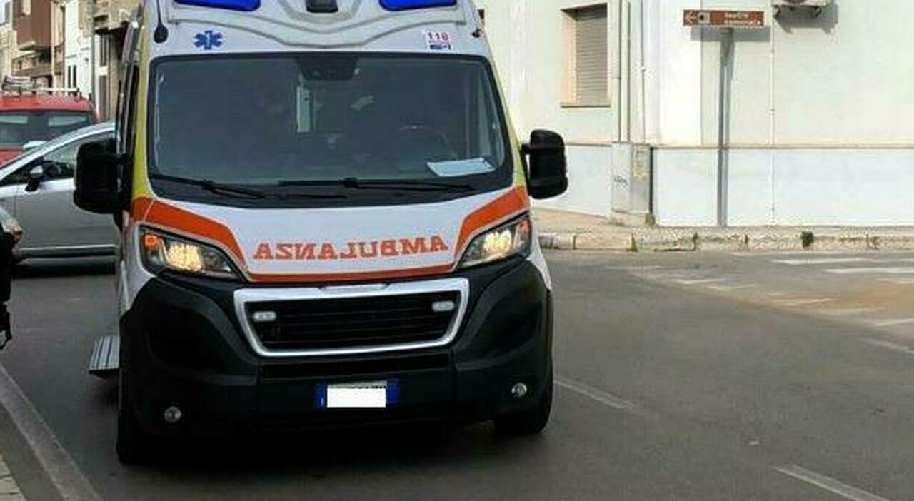 precipita dal balcone al quinto piano morto