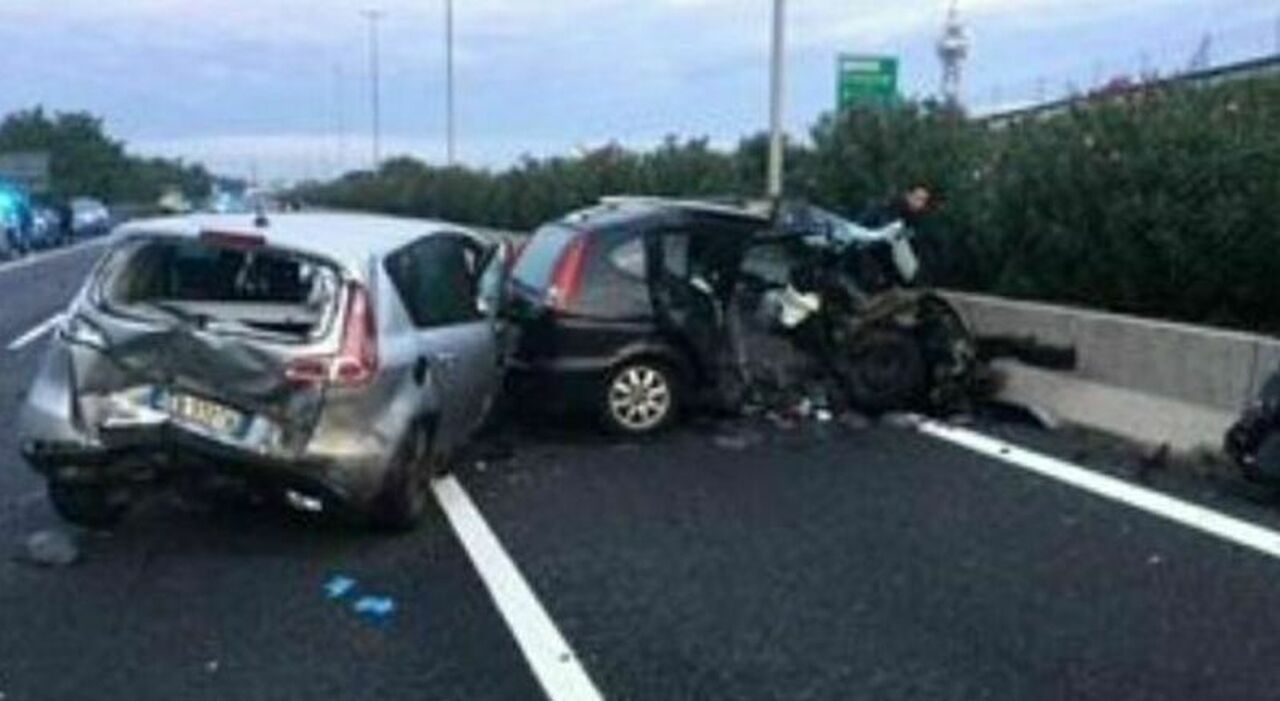 https://statics.cedscdn.it/photos/MED_HIGH/2026/05/03/9509036_03114815_incidente_grande_raccordo_anulare_tuscolana_uomo_morto_feriti.jpg