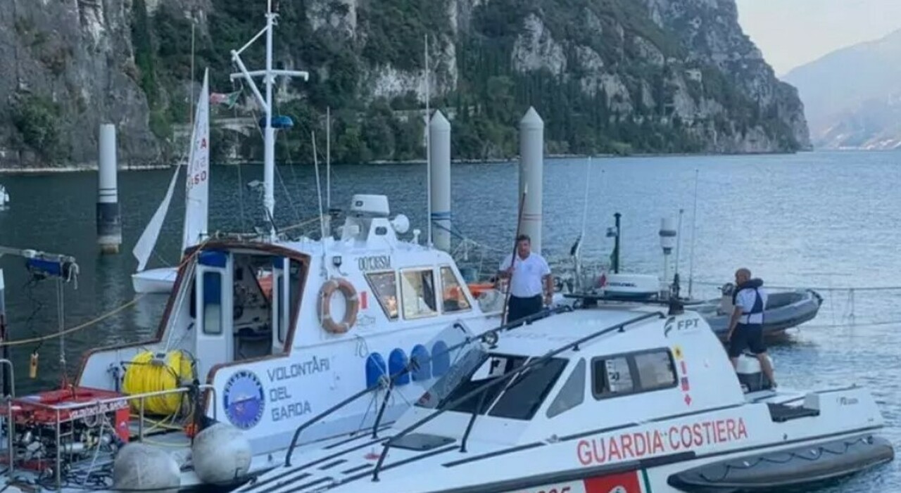 https://statics.cedscdn.it/photos/MED_HIGH/2026/05/03/9509241_03171423_ragazzo_morto_16_anni_annegato_garda.jpg
