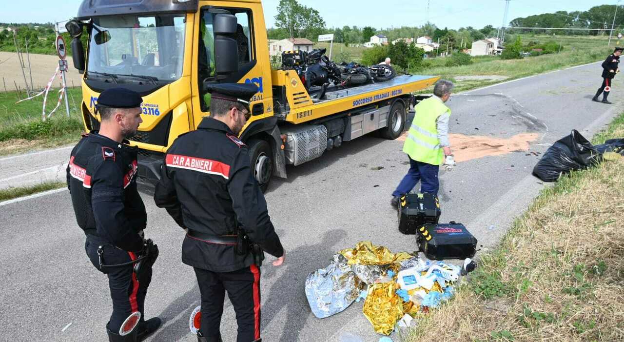 https://statics.cedscdn.it/photos/MED_HIGH/2026/05/03/9509356_03163740_incidente_moto_morto_feriti_mazzorno_sinistro.jpg
