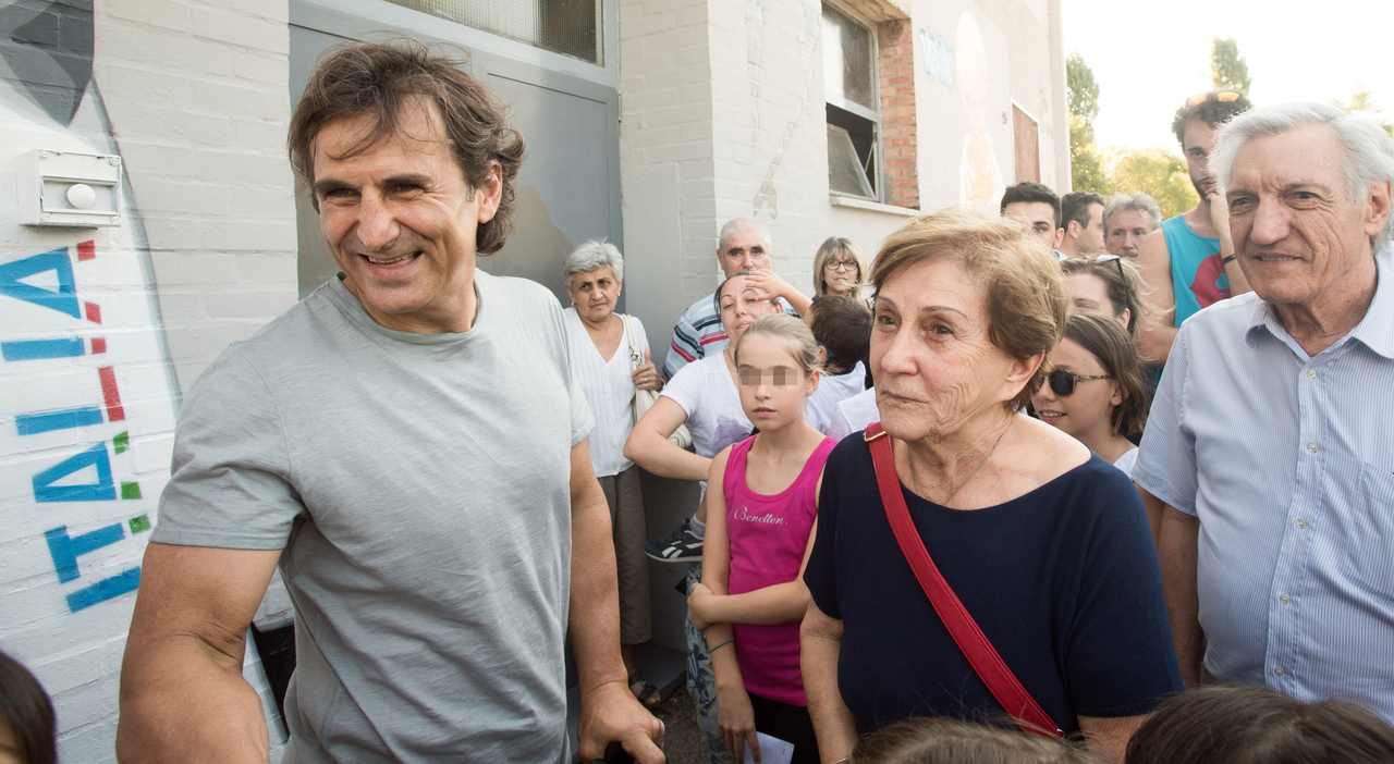 https://statics.cedscdn.it/photos/MED_HIGH/2026/05/04/9510487_04083430_alex_zanardi_morto_intervista_mamma_anna_mezzetti.jpg