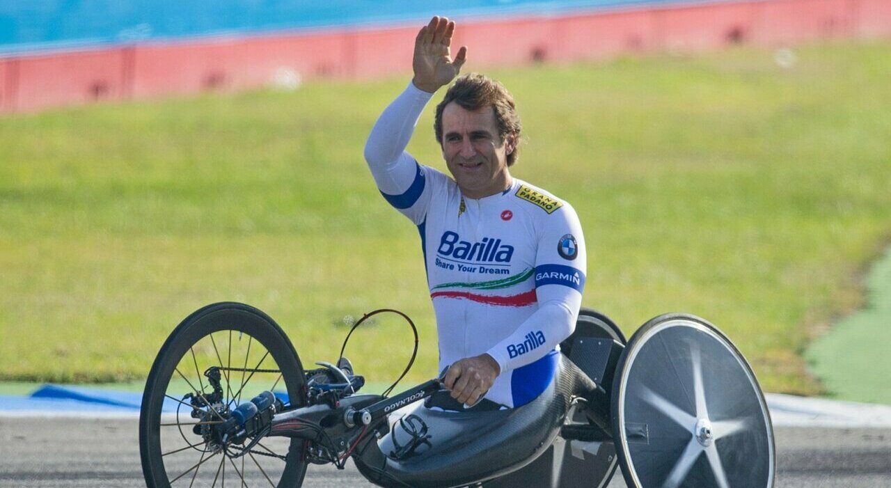 https://statics.cedscdn.it/photos/MED_HIGH/2026/05/04/9511191_04193031_alex_zanardi_funerali_live_oggi.jpg