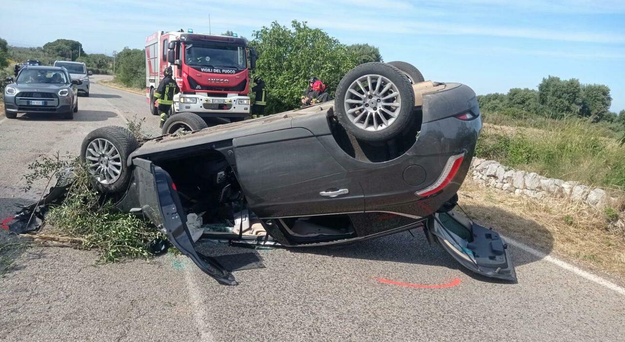auto si ribalta sulla provinciale due i feriti