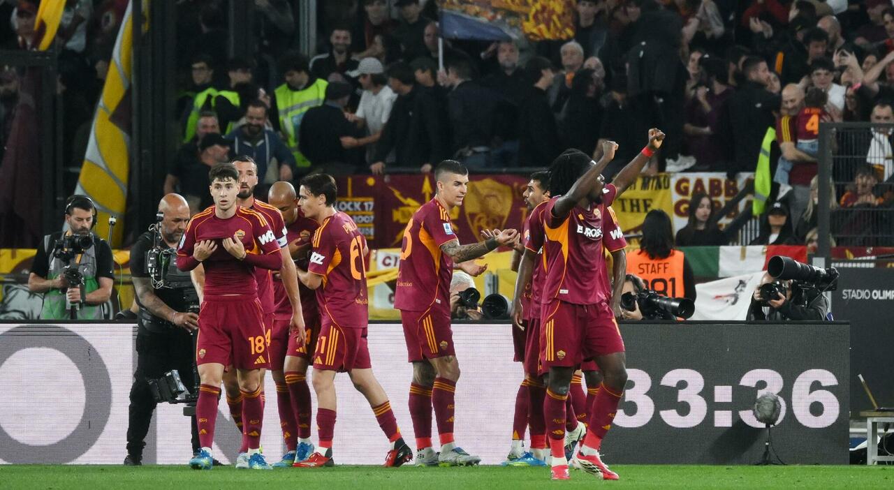 https://statics.cedscdn.it/photos/MED_HIGH/2026/05/04/9511352_04224303_roma_fiorentina_pagelle.jpg