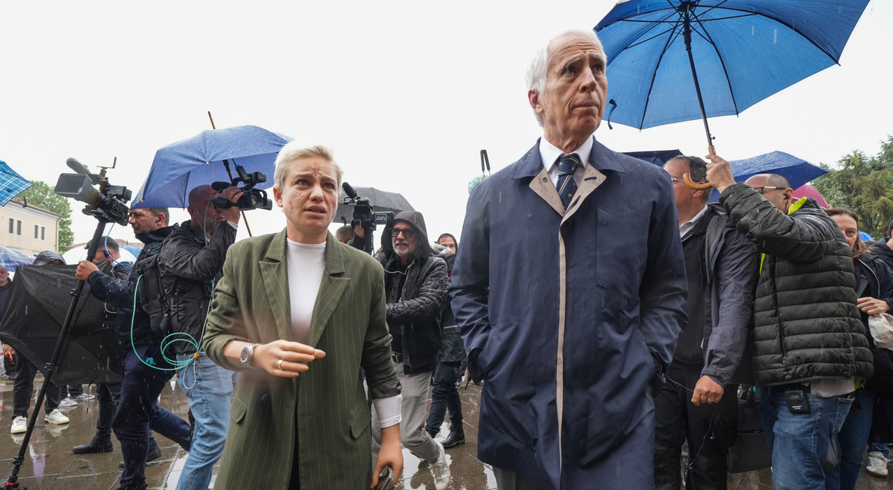 https://statics.cedscdn.it/photos/MED_HIGH/2026/05/05/9512851_05115916_alex_zanardi_dolore_giovanni_malago_bebe_vio_oggi.jpg