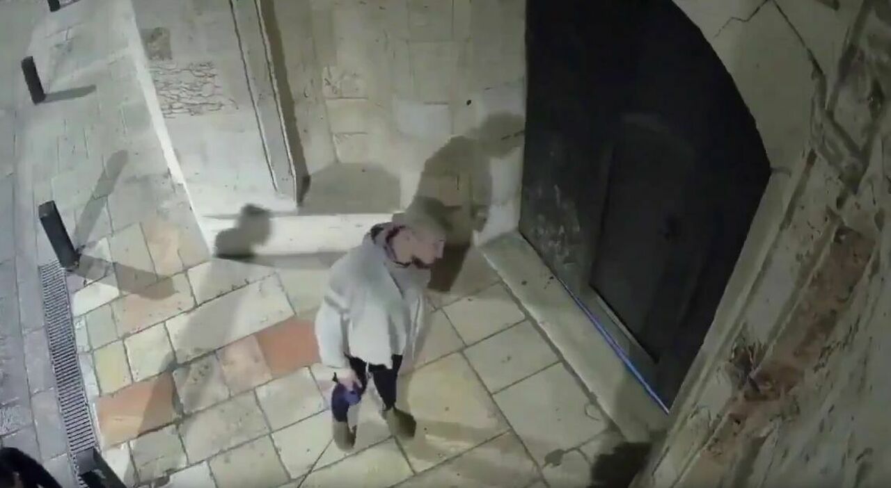 https://statics.cedscdn.it/photos/MED_HIGH/2026/05/06/9514928_06105231_gerusalemme_sputi_chiesa_violenza_cristiani_allarme.jpg