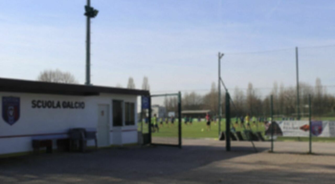 https://statics.cedscdn.it/photos/MED_HIGH/2026/05/06/9515117_06133919_abusi_allievo_scuola_calcio_allenatore_condannato_violenza_napoli.jpg