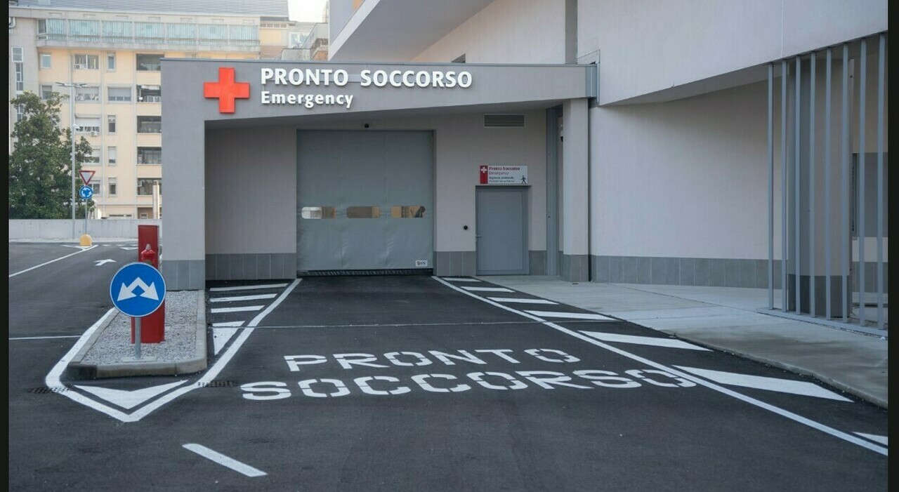 https://statics.cedscdn.it/photos/MED_HIGH/2026/05/06/9515398_06172425_pronto_soccorso_attesa_pordenone.jpg