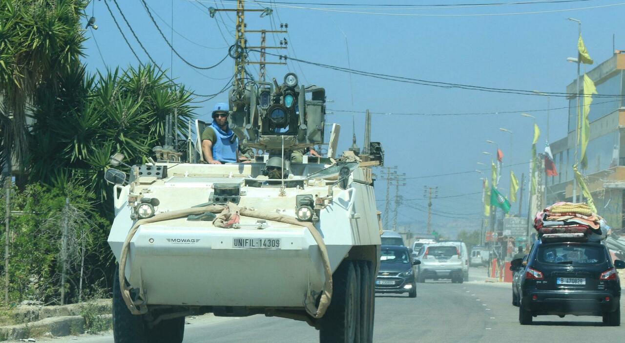 https://statics.cedscdn.it/photos/MED_HIGH/2026/05/07/9517558_07160305_razzo_base_italiana_unifil_libano.jpg