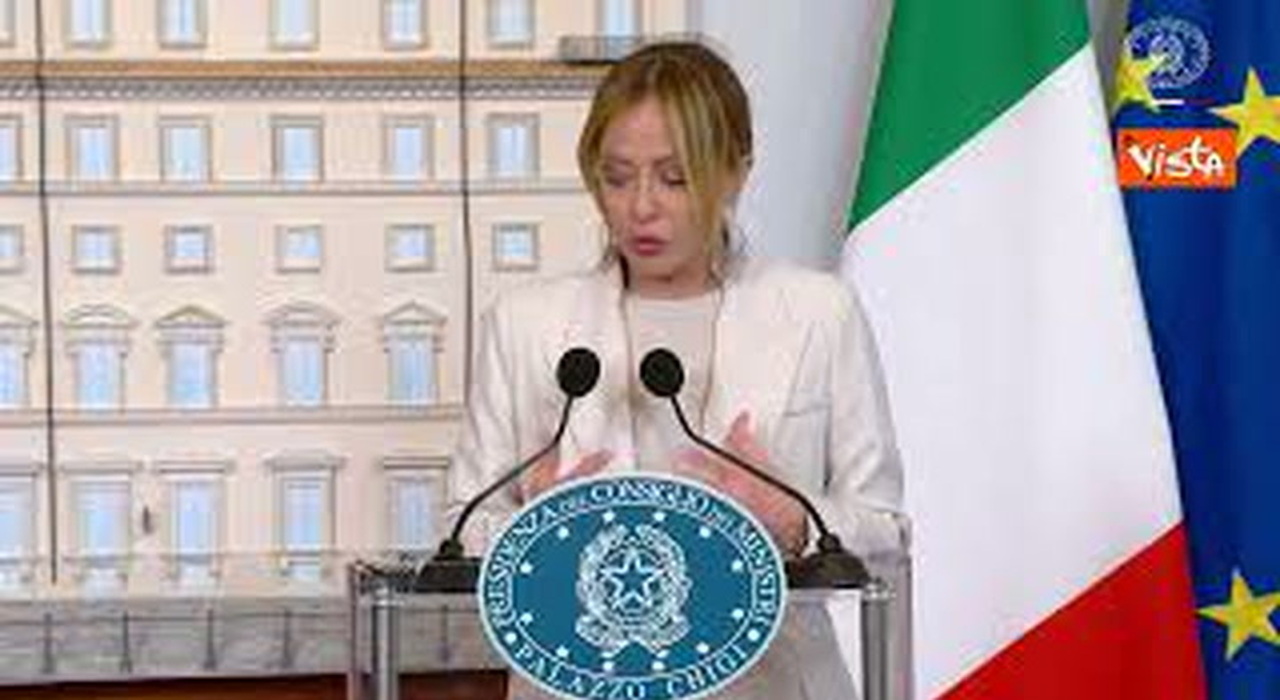 https://statics.cedscdn.it/photos/MED_HIGH/2026/05/07/9517739_poster.jpg