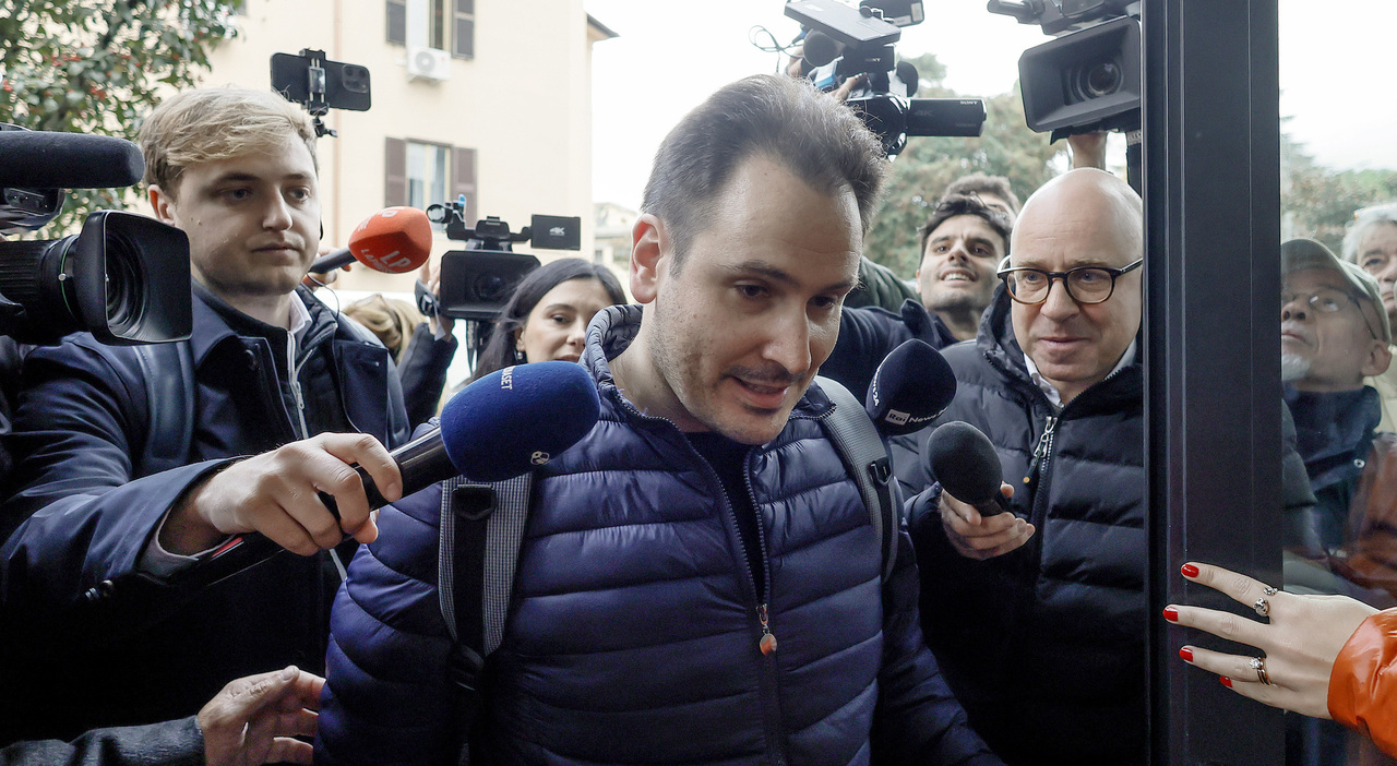 https://statics.cedscdn.it/photos/MED_HIGH/2026/05/07/9517830_07192136_garlasco_andrea_sempio_misterioso_appunto_padre_giuseppe_soldi_amico_suicida_oggi.jpg