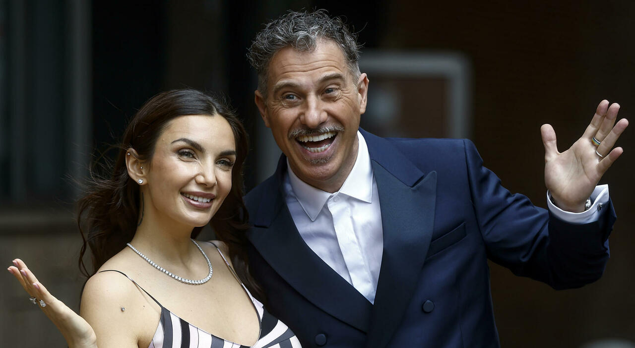 https://statics.cedscdn.it/photos/MED_HIGH/2026/05/08/9519671_08151413_sal_da_vinci_eurovision_venditore_ambulante_gabriele_corsi_elettra_lamborghini_dissenso_oggi.jpg