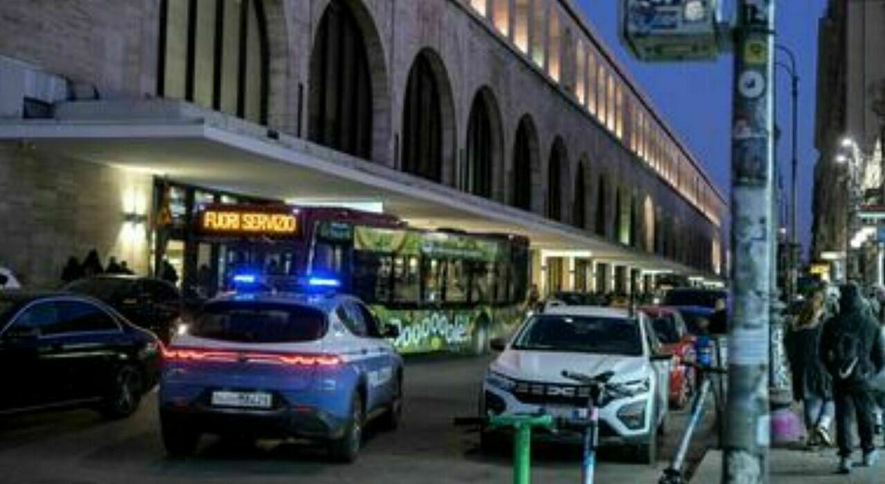 https://statics.cedscdn.it/photos/MED_HIGH/2026/05/09/9521333_09082235_rapina_roma_termini.jpg