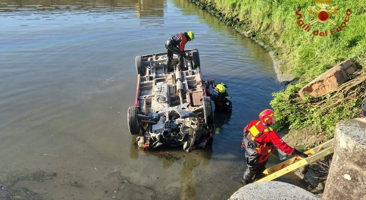 https://statics.cedscdn.it/photos/MED_HIGH/2026/05/09/9521355_09085651_minivan_morti_incidente_chioggia.jpg