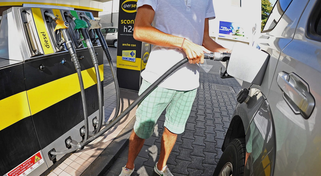 https://statics.cedscdn.it/photos/MED_HIGH/2026/05/09/9521615_09133110_benzina_gasolio_aumenti_3_miliardi_impese_famiglie_venete_cgia.jpg