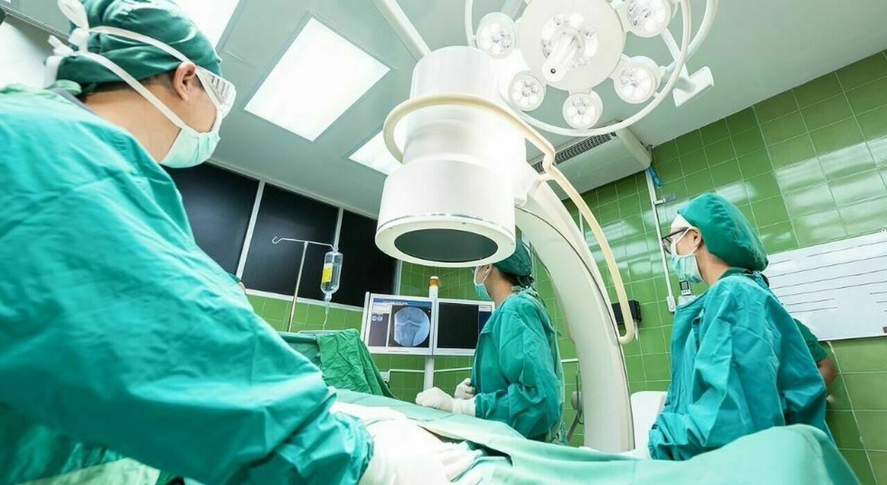 https://statics.cedscdn.it/photos/MED_HIGH/2026/05/09/9521767_09164009_8310115_22115626_tumore_sarcoma_sterno_operazione_record_bari_oggi_22_8_2024.jpg