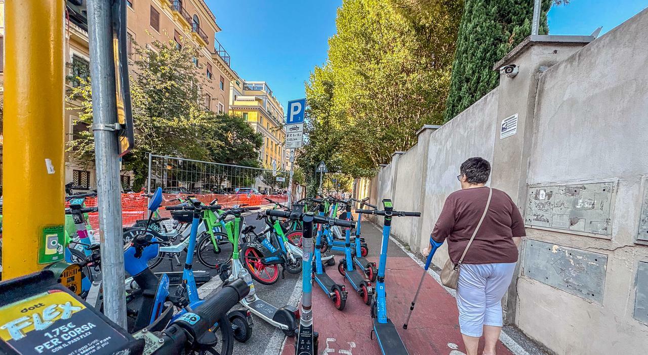 Roma, più monopattini in strada: ecco il nuovo sharing. E aree sosta rivoluzionate