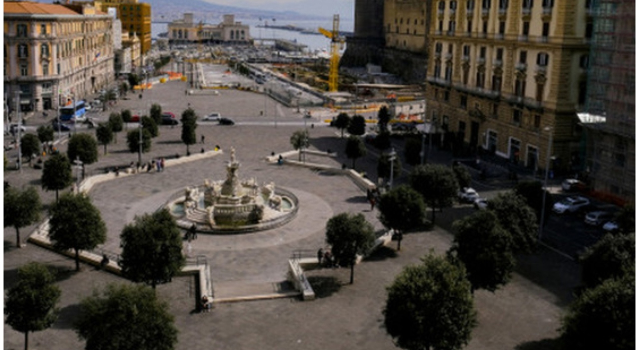 https://statics.cedscdn.it/photos/MED_HIGH/2026/05/10/9523219_10083320_ragazzino_accolellato_piazza_municipio_napoli_oggi.jpg
