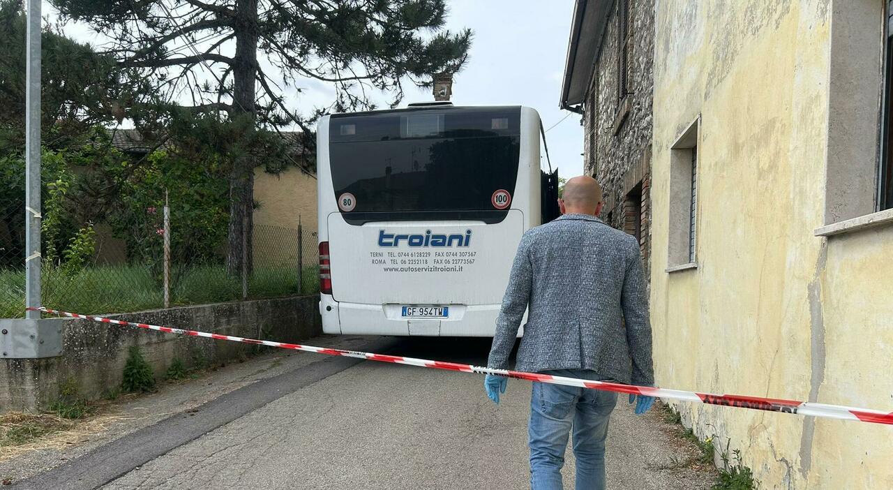 https://statics.cedscdn.it/photos/MED_HIGH/2026/05/12/9527092_12092857_terni_martellate.jpg