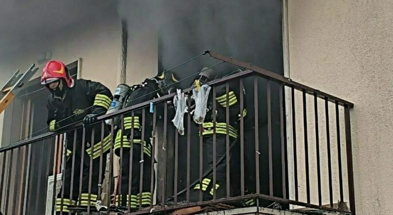 https://statics.cedscdn.it/photos/MED_HIGH/2026/05/12/9527336_12125054_uomo_si_da_fuoco_lite_moglie_venezia_morto.jpg