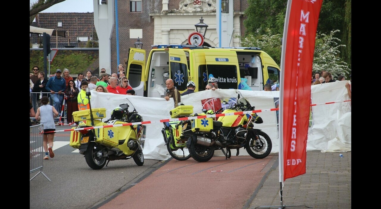 https://statics.cedscdn.it/photos/MED_HIGH/2026/05/12/9527439_12144009_morta_mezza_maratona_leiden.jpg
