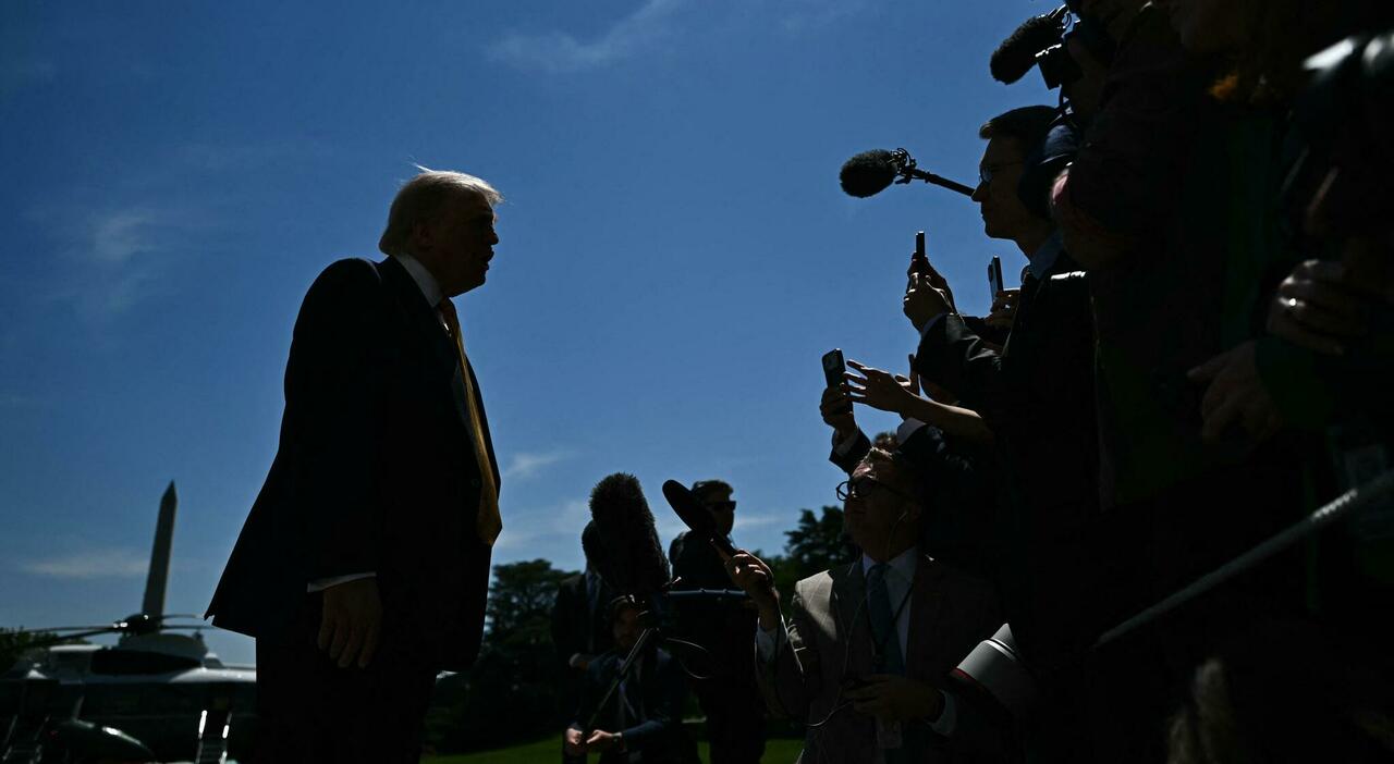 https://statics.cedscdn.it/photos/MED_HIGH/2026/05/13/9529193_13103534_trump_cina_iran.jpg