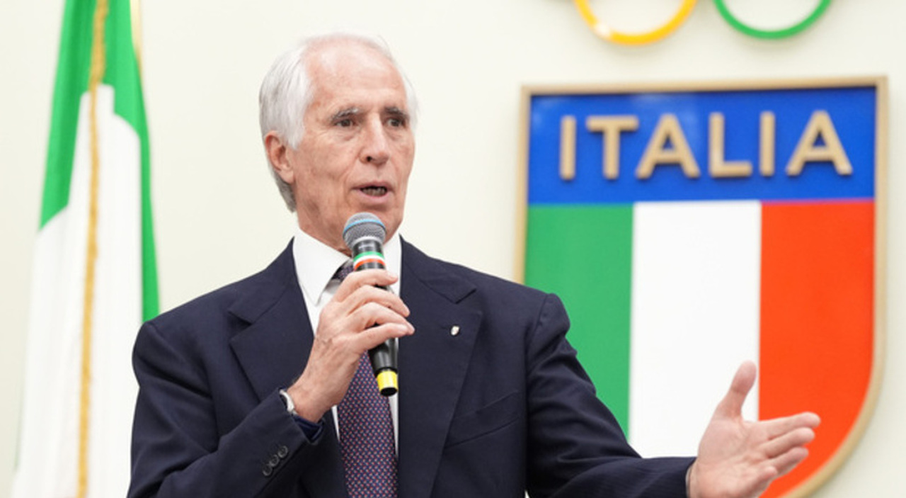 https://statics.cedscdn.it/photos/MED_HIGH/2026/05/13/9529302_13094708_malago_presidente_figc_abete_gravina.jpg