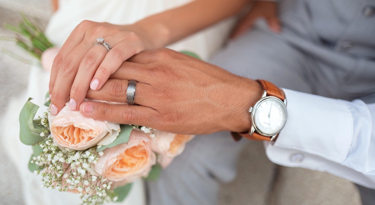 https://statics.cedscdn.it/photos/MED_HIGH/2026/05/13/9529728_13093208_pexels_bride_1837148_1920.jpg