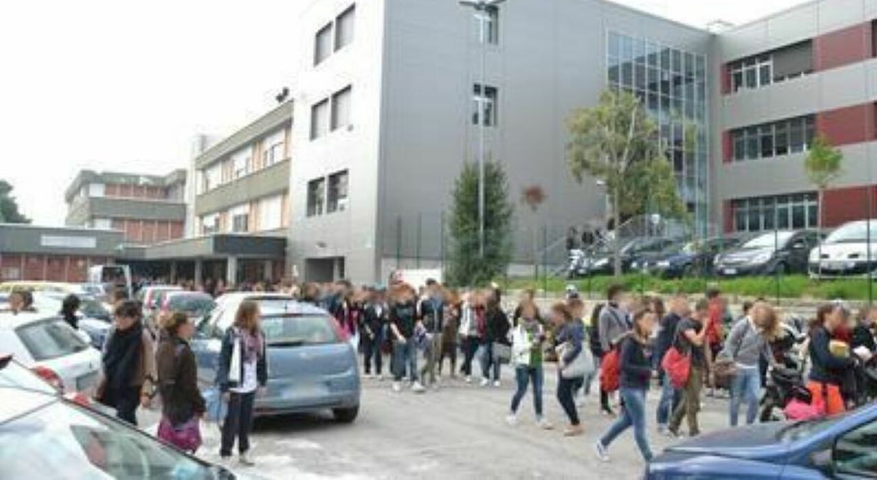 ecco il calendario scolastico in classe 4 giorni in pi249 sui banchi dal 14 settembre 12 festivit224 obbligatorie 3 cadono di domenica da Corriereadriatico.it ecco il calendario scolastico in classe 4 giorni in pi249 sui banchi dal 14 settembre 12 festivit224 obbligatorie 3 cadono di domenica